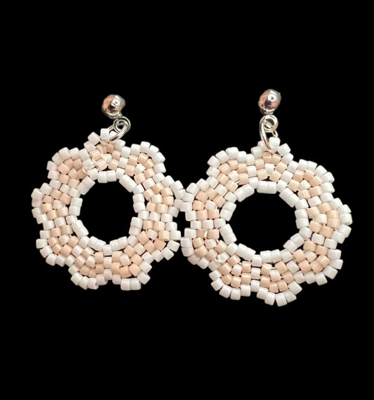 Peach Daisy Earrings